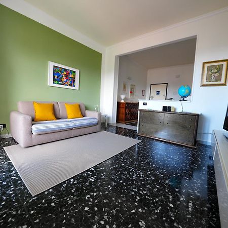 Appartamento Con Parcheggio Vicino Alla Stazione E Centro La Spezia Kültér fotó